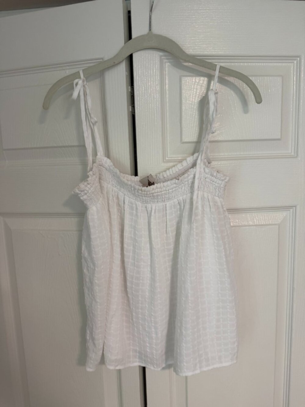 NWT LOFT Clip Dot Bow Strap Smocked Cami White M